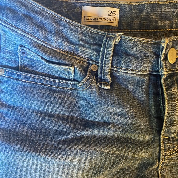 Gap Summercrop Jean shorts - Sz 25 - Picture 3 of 3